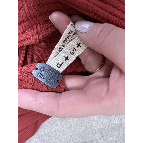 We The Free People Small Rust Ribbed Sweater Slit Back Long Sleeve Cowl Neck 2-3 - Picture 4 of 6